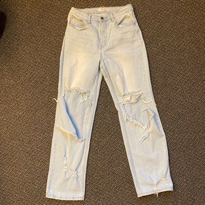 Distressed Boyfriend Jean